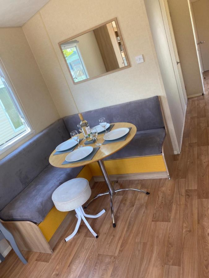 Grange 37 Regent Bay Holiday Park Моркамб Екстериор снимка